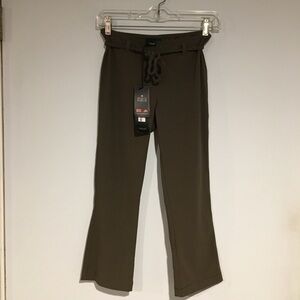 Casall army green athletic Capri Sz Medium New With Tag